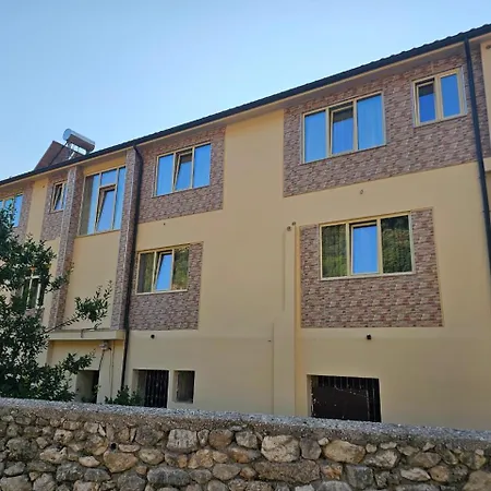 Petro ホテル Vlorë