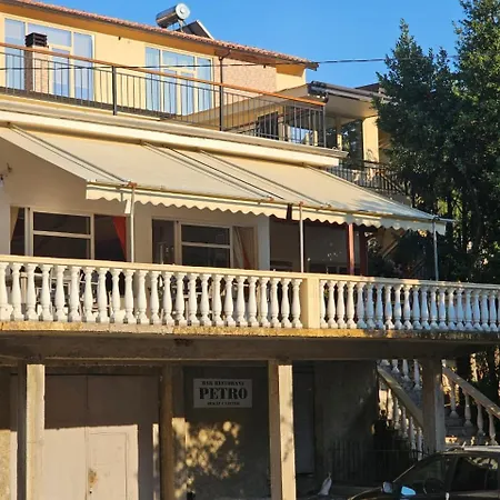 Petro * Vlorë