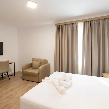 Petro Hotel Vlorë
