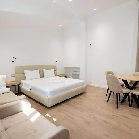 Petro Hotel *